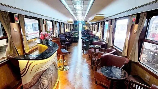 Lên Lịch Food-Tour Hải Phòng: Đi Tàu Hạng Sang, &Quot;Ăn Sập&Quot; Thành Phố Hoa Phượng Đỏ 2 2 1750042814 549 Width645Height363