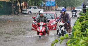 2025 Mua Lon Tam Ta Suot Doc Trung Trung Bo 92869