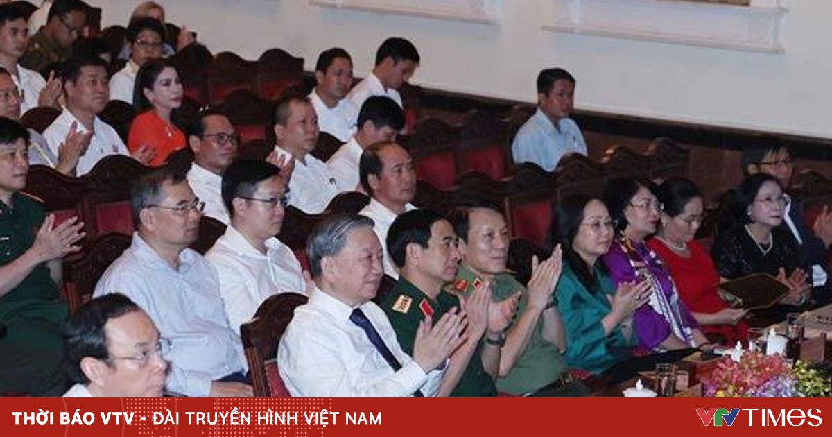 Vna Potal Tong Bi Thu Du Chuong Trinh Hoa Nhac Dac Biet Ban Giao Huong Hoa Binh Stand 7355827706876