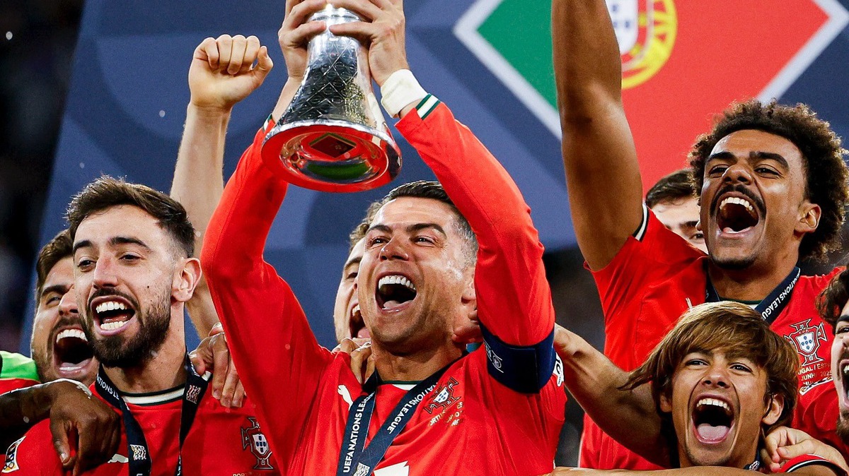 Ronaldo1 1749431056729555558050 549 0 1358 1440 Crop 17494311102151878655731