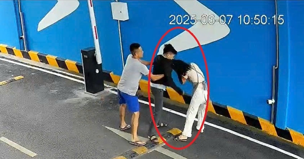 Tran Tinh Cua Nguoi Vo Bi Chong Cu Den Tan Noi Lam Viec Danh Phai Nhap Vien O Binh Duong 69849
