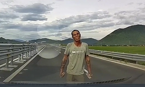 6 1749810120 1749810161 8743 1749810254