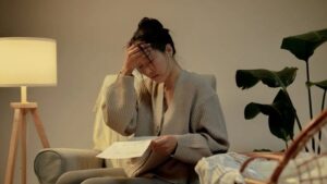 Để không gánh nợ ngập đầu ở 35, gái độc thân mua nhà cần lưu ý 3 cốt lõi về phong thủy và tài chính này 1 9c170cdd9d639c525b2f972722ccb777 noi so bi quay roi cua nhung co gai song mot minh o trung quoc