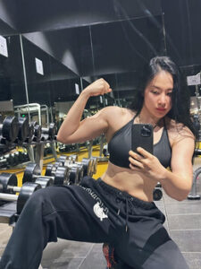 Angela Phuong Trinh Dien Trang Phuc Menswear Sau Khi Do Body San Chac 37D4E299978841459A5954A69E1Eca