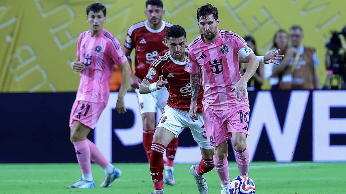 Anh Bai Duoi Messi 17499954927301214698613 97 0 1176 1920 Crop 17499955149131788943870
