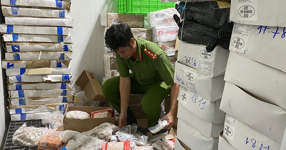 Cong An Tphcm Phat Hien Gan 70 Tan Noi Tang Thit Dong Vat Khong Ro Nguon Goc 105429