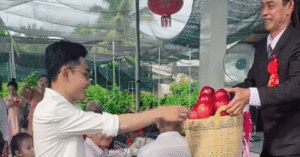 Dan Trap An Hoi Doc La Tu Vai Nhan O Ben Tre Khien Khach Bo Tiec Chay Ra Xem 44751