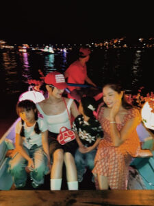Diep Lam Anh Khoe Body Nong Bong Ben Ban Trai Kem 11 Tuoi Bd1605E76F7B401C84Adb4D6Fff9A6D0 600