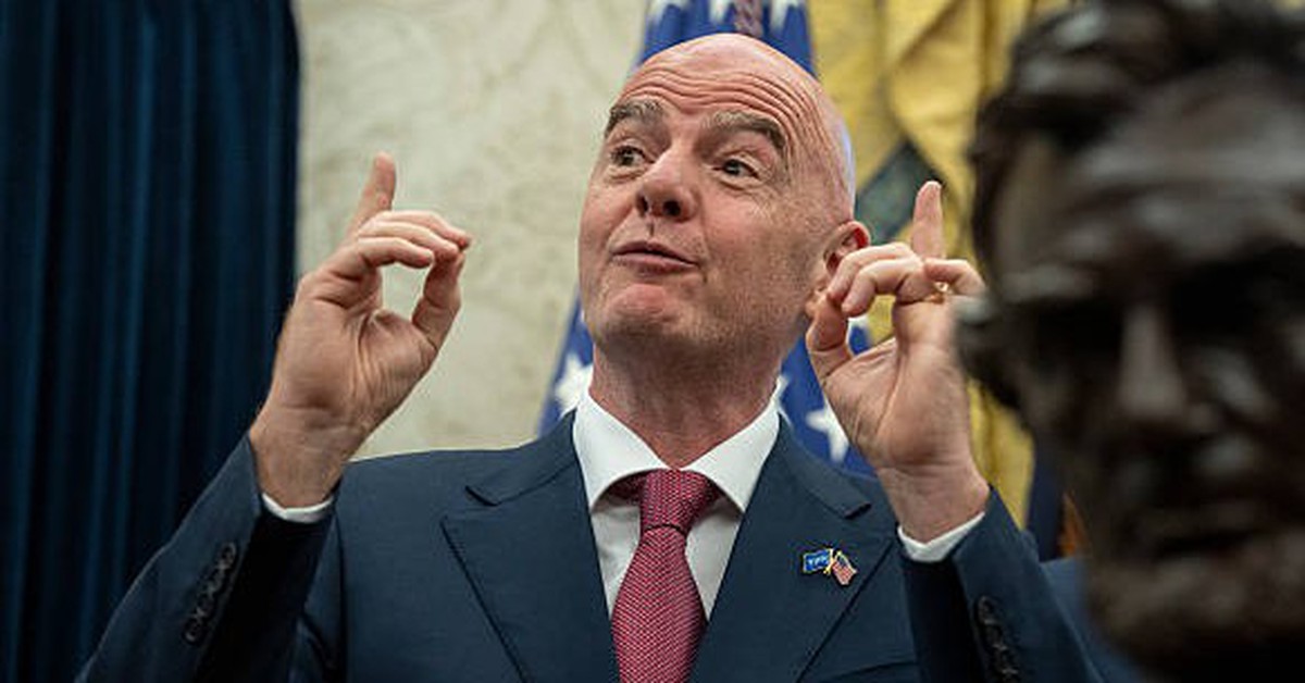 Fifapresident2206 17506017507861731459526 103 0 408 583 Crop 17506019392741391258377