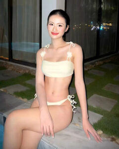 Hoa Hau Y Nhi Dien Bikini Khoe Body Cang Det Khac Xa Hinh Anh Gay Go Ddb9944Bf6Fd4F01B73D28C8Edf80E1