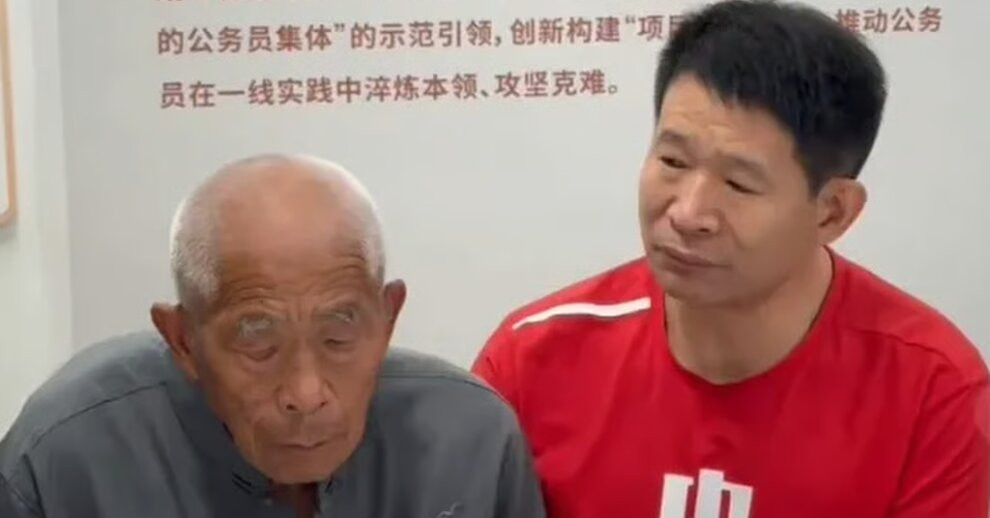 Len Tau Hoa Choi Roi Ngu Quen Cau Be That Lac Gia Dinh Suot 35 Nam 4228