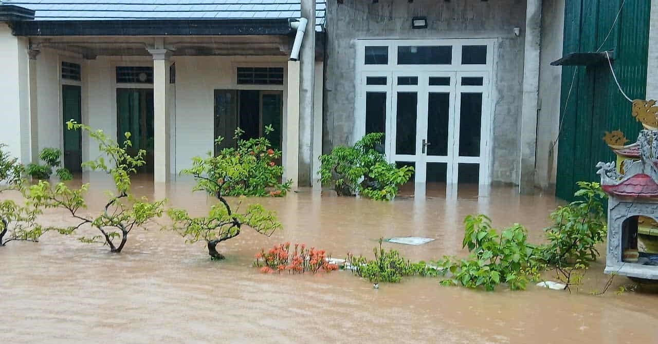 Loi Nuoc Cung Con Gai Chong Mua Lu Nguoi Bo Bat Ngo Bi Dien Giat Tu Vong 93501