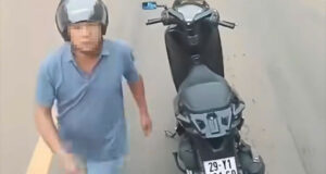 Nguoi Dan Ong Chan Dau O To Lon Tieng Biet Bo May La Ai Khong 101420