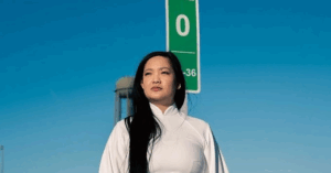 Nu Phi Hanh Gia Goc Viet Mang 169 Hat Sen Giong Len Vu Tru 67425