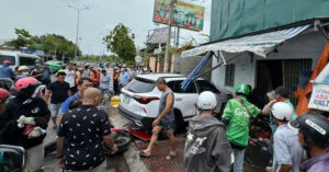 O To 5 Cho Lao Vao Nha Dan Cu Ba Ngoi Truoc Cua Bi Tong Tu Vong 73155