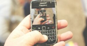 P 1 91350858 Gen Z Is Bringing Back The Blackberry 17499586464281227922398 0 41 1125 1841 Crop 17499