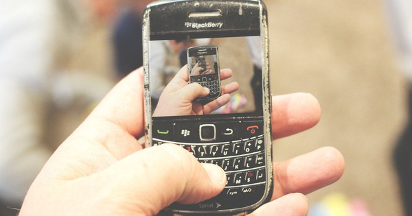 P 1 91350858 Gen Z Is Bringing Back The Blackberry 17499586464281227922398 0 41 1125 1841 Crop 17499