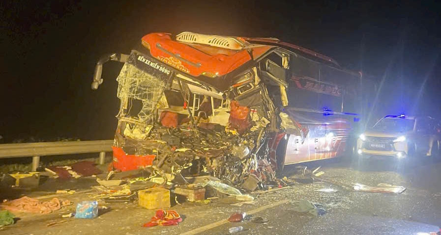 Tam Giu Tai Xe Vu Xe Khach Tong O To Tai Dung Do Tren Cao Toc Khien 2 Nguoi Tu Vong 71142