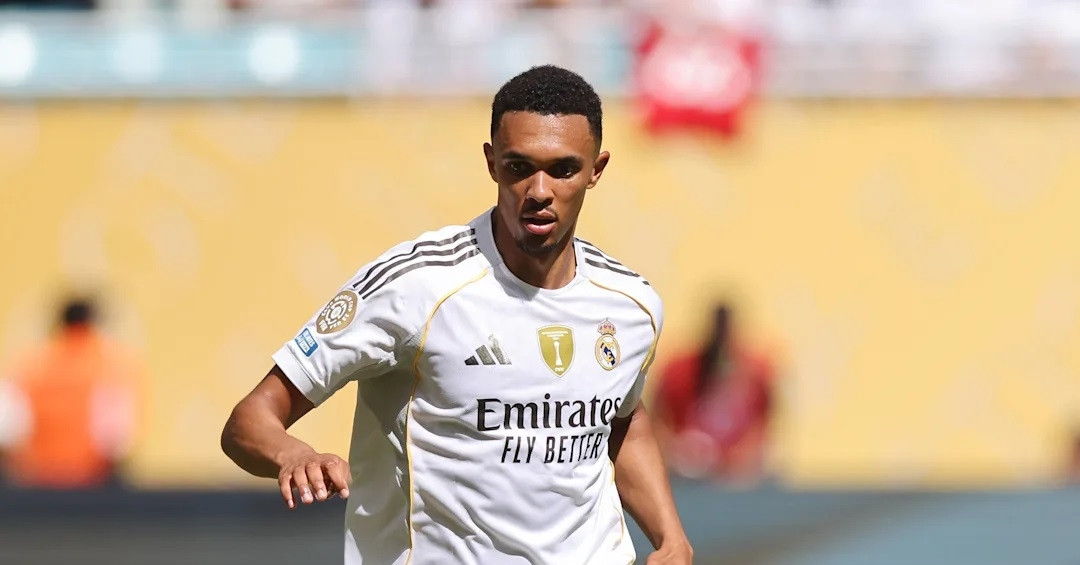 Trent Alexander Arnold Bi Che Cuoi Sau Man Ra Mat Real Madrid 47964