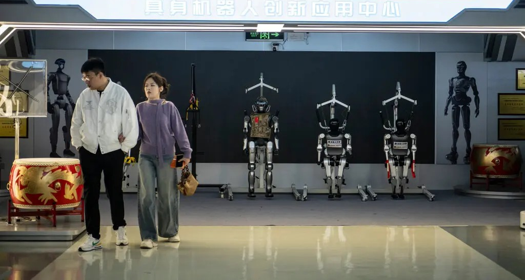 Tu Xe Dien Den Robot Cu But Pha Ngoan Muc Giup Trung Quoc Soan Ngoi Nhat Ban 3766
