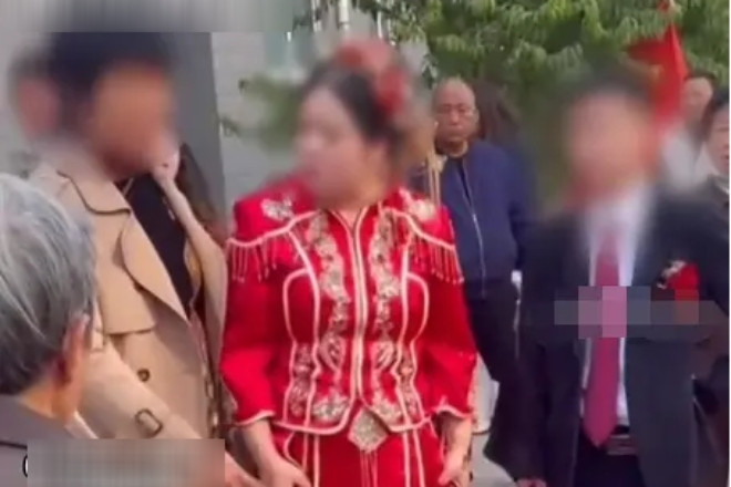 Vua Cuoi Duoc 1 Tuan Vo Da Bo Di Nguoi Chong Nga Ngua Khi Biet Ly Do 1100